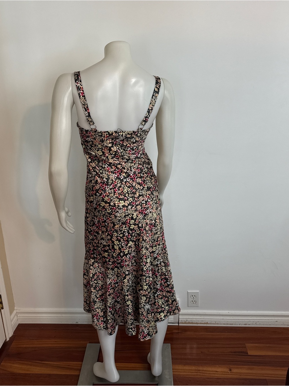 DYNAMITE - FLORAL Satin Slip Dress. Midi length. Mermaid Swing Hem. XS - Picture 5 of 6